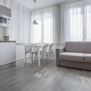 Italianway-cadorna 10a Flat Milan