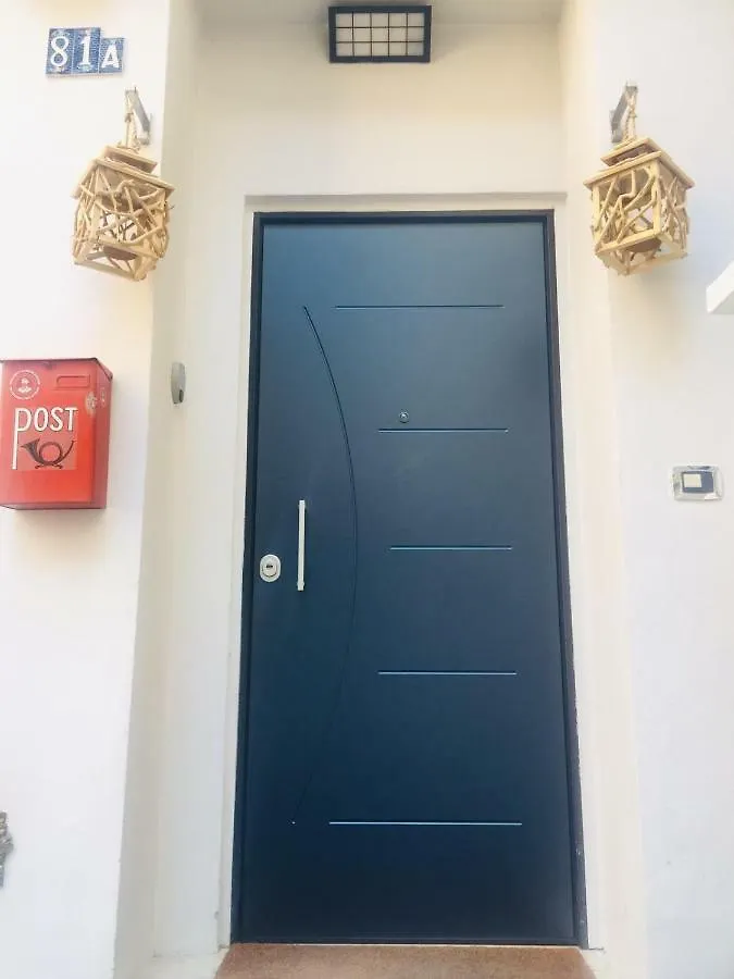 Naviglio81 Bed & Breakfast Milan 2*,
