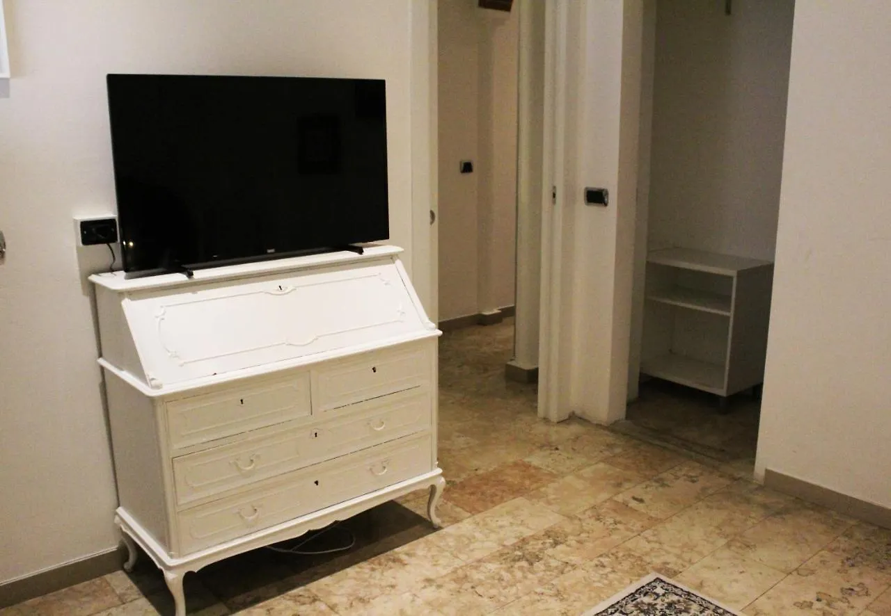 Naviglio81 Bed & Breakfast Milan