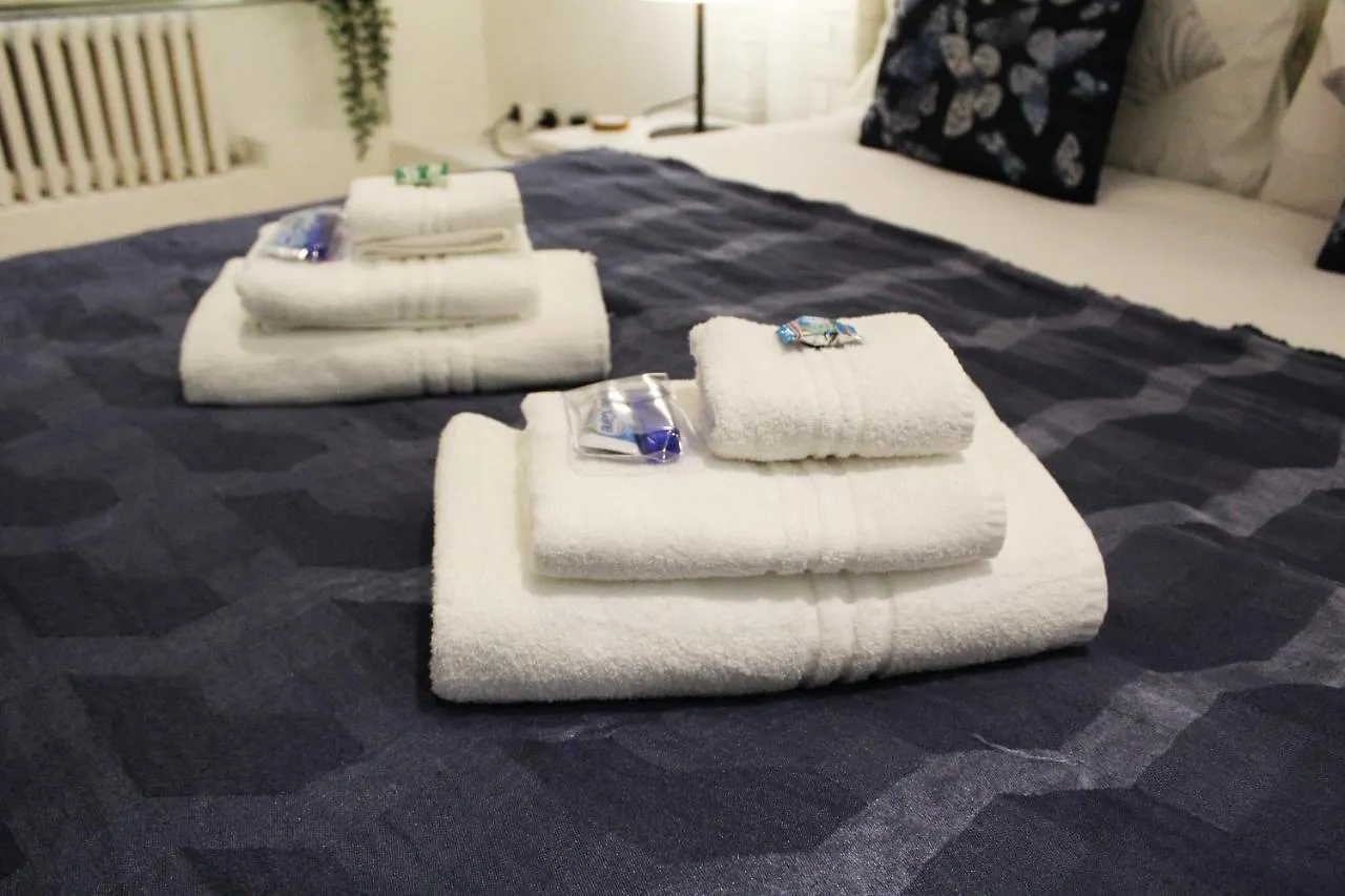 **  Naviglio81 Bed & Breakfast Milan Italy