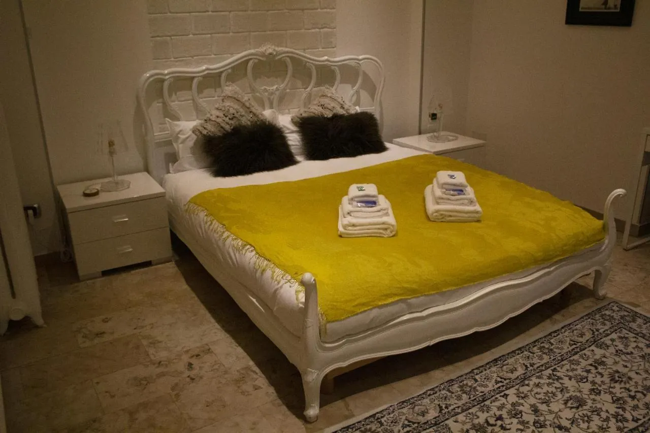 Naviglio81 Bed & Breakfast Milan Italy